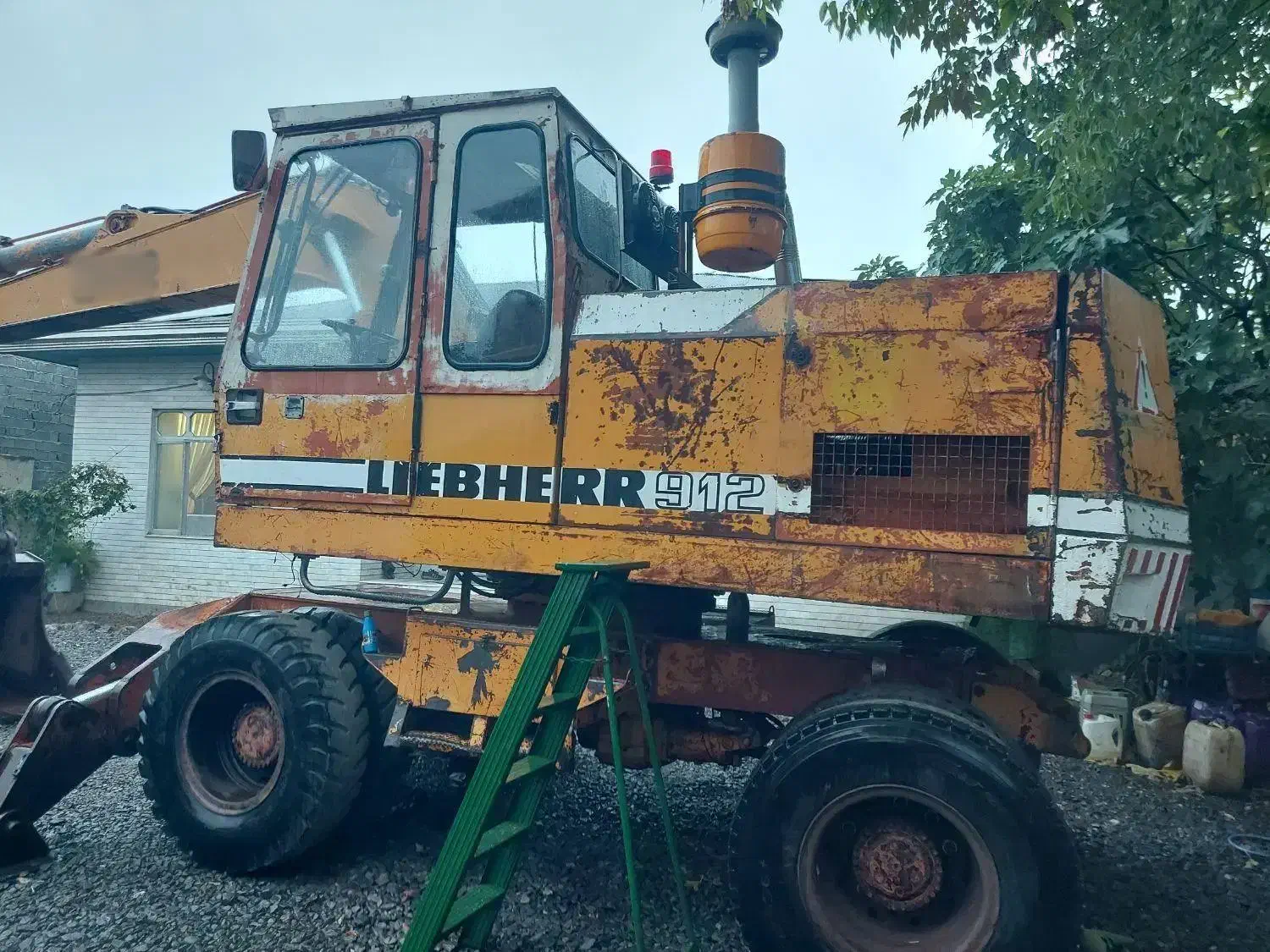 بیل مکانیکی ۹۱۲ لاستیکی در حد|خودرو سنگین|تهران, آجودانیه|دیوار