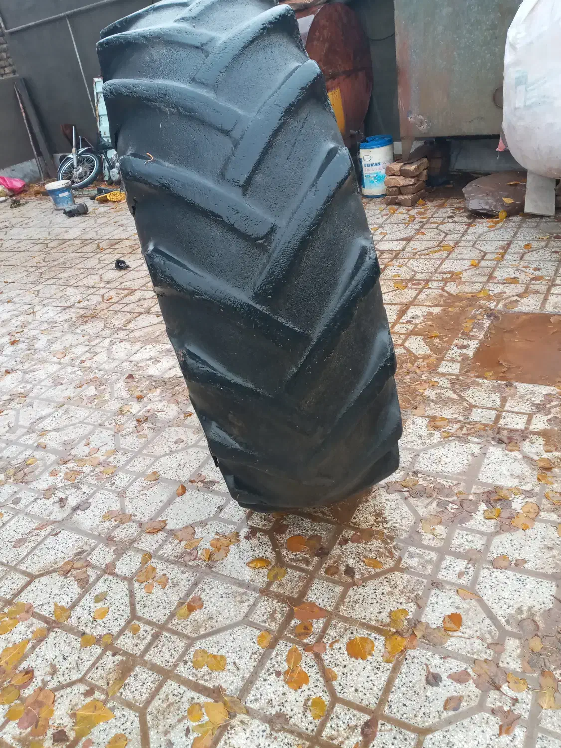 لاستیک|قطعات یدکی و لوازم جانبی|تربت‌حیدریه, پائین ولایت|دیوار