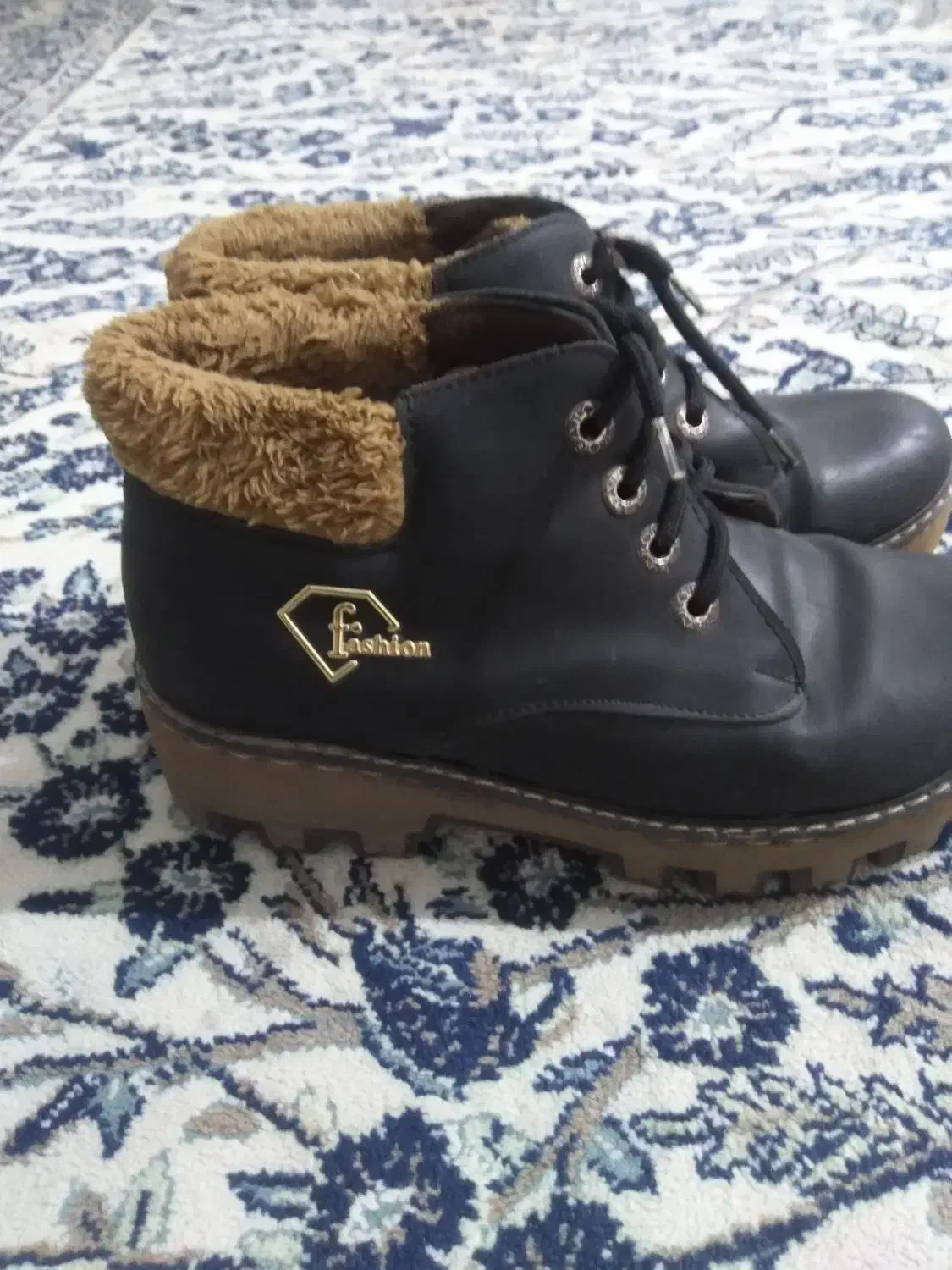 کفش نیم بوت خز دار|کیف، کفش، کمربند|شوشتر, |دیوار