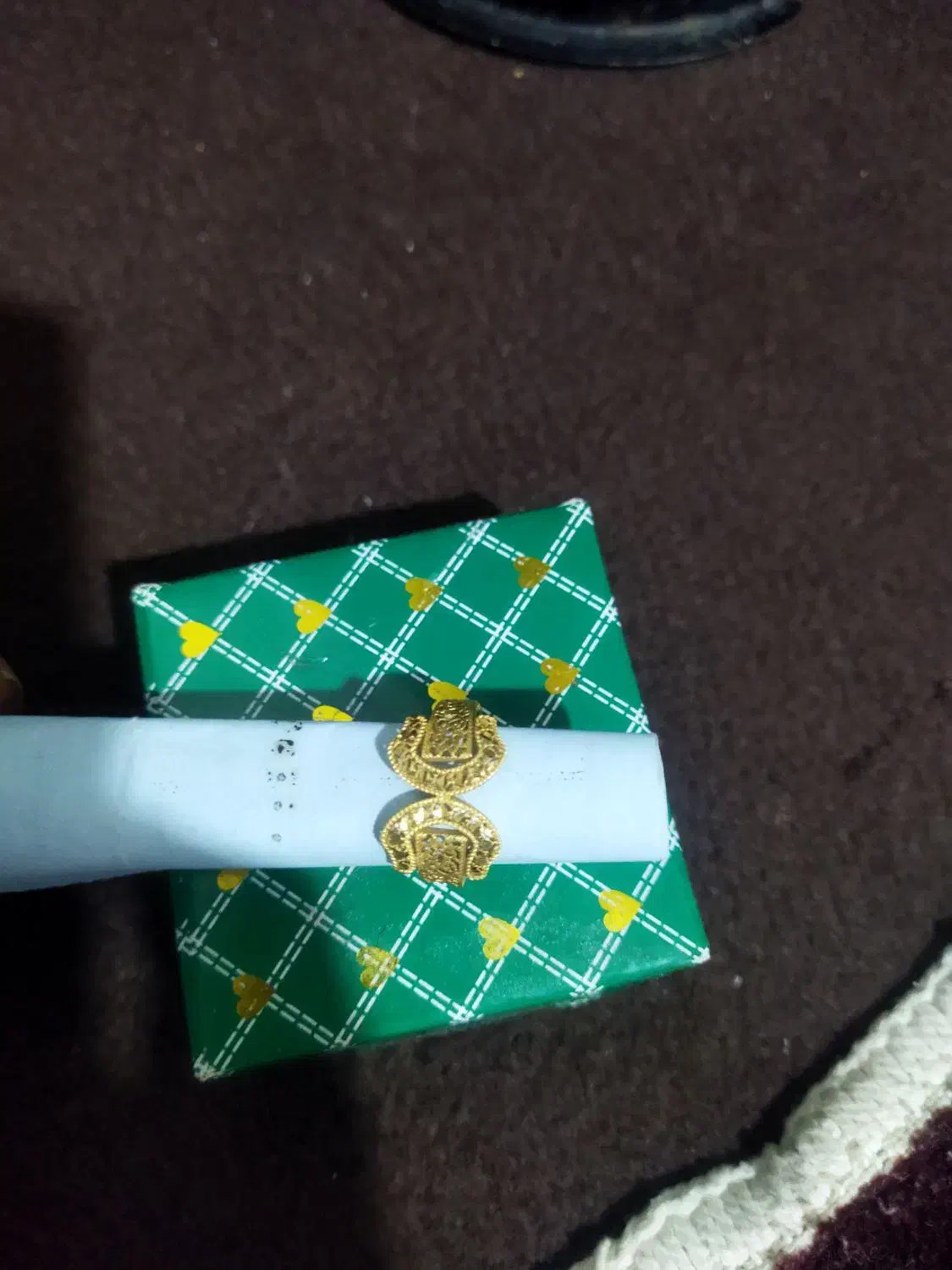 طلا برای سود.  کاملا سالم ۱۰۰بالای تابلو|جواهرات|نهاوند, |دیوار