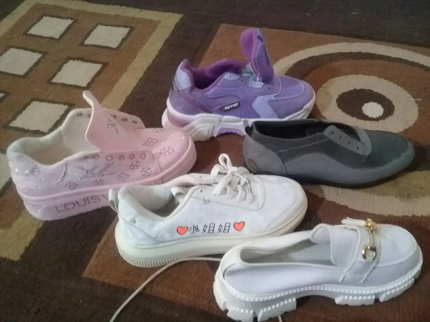 کفش کتونی|کیف، کفش، کمربند|کوهدشت, |دیوار