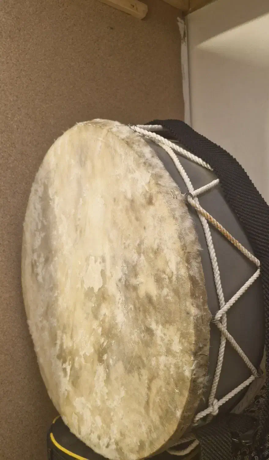 دوهل عروسی|سازهای سنتی|گلپایگان, |دیوار