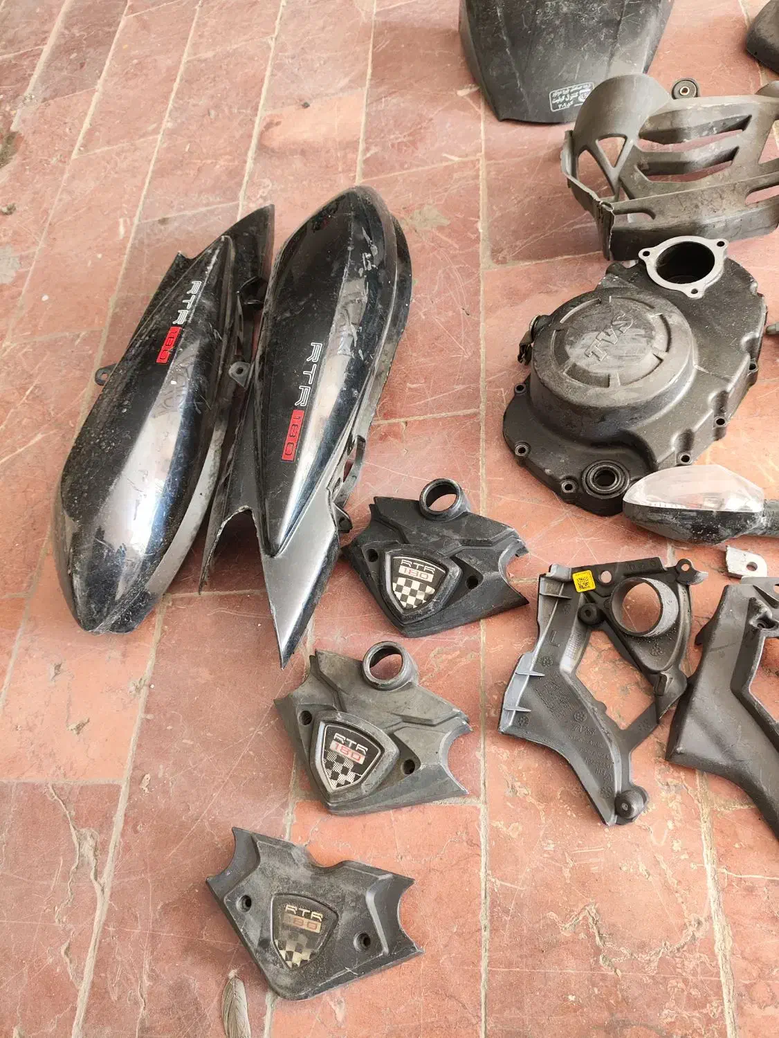 لوازم آپاچی|قطعات یدکی و لوازم جانبی|فردیس, منظریه|دیوار