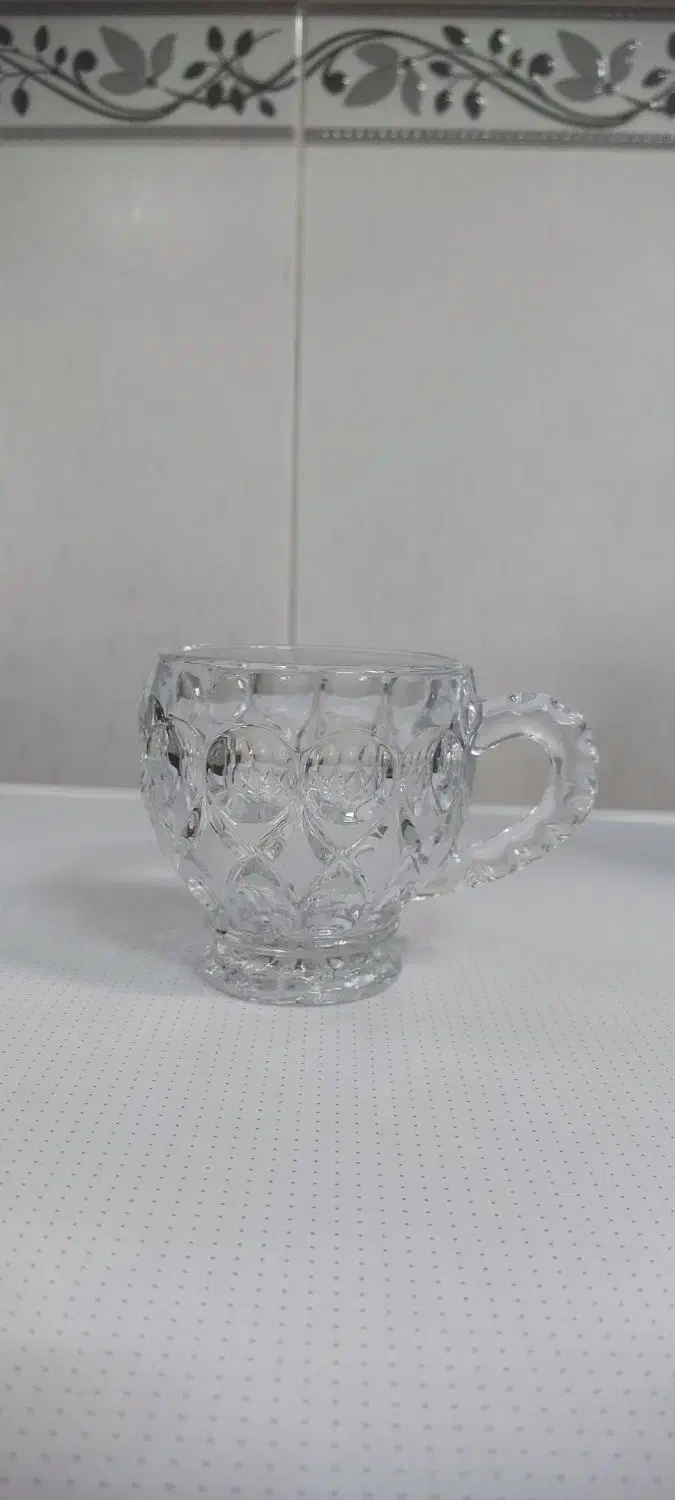 دو دست استکان نو|ظروف سرو و پذیرایی|قم, قلعه کامکار|دیوار