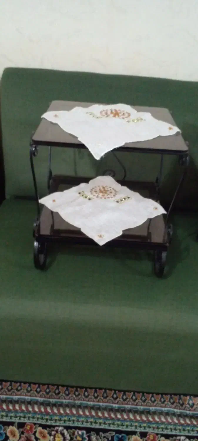 میز تکی دوطبقه کاملا سالم|میز تلفن|رشت, حمیدیان|دیوار