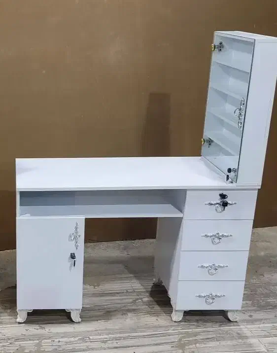 فروش میز تماماقفل،همراه صندلی چرخدار وتنظیم ارتفاع|دفتر کار|فسا, |دیوار