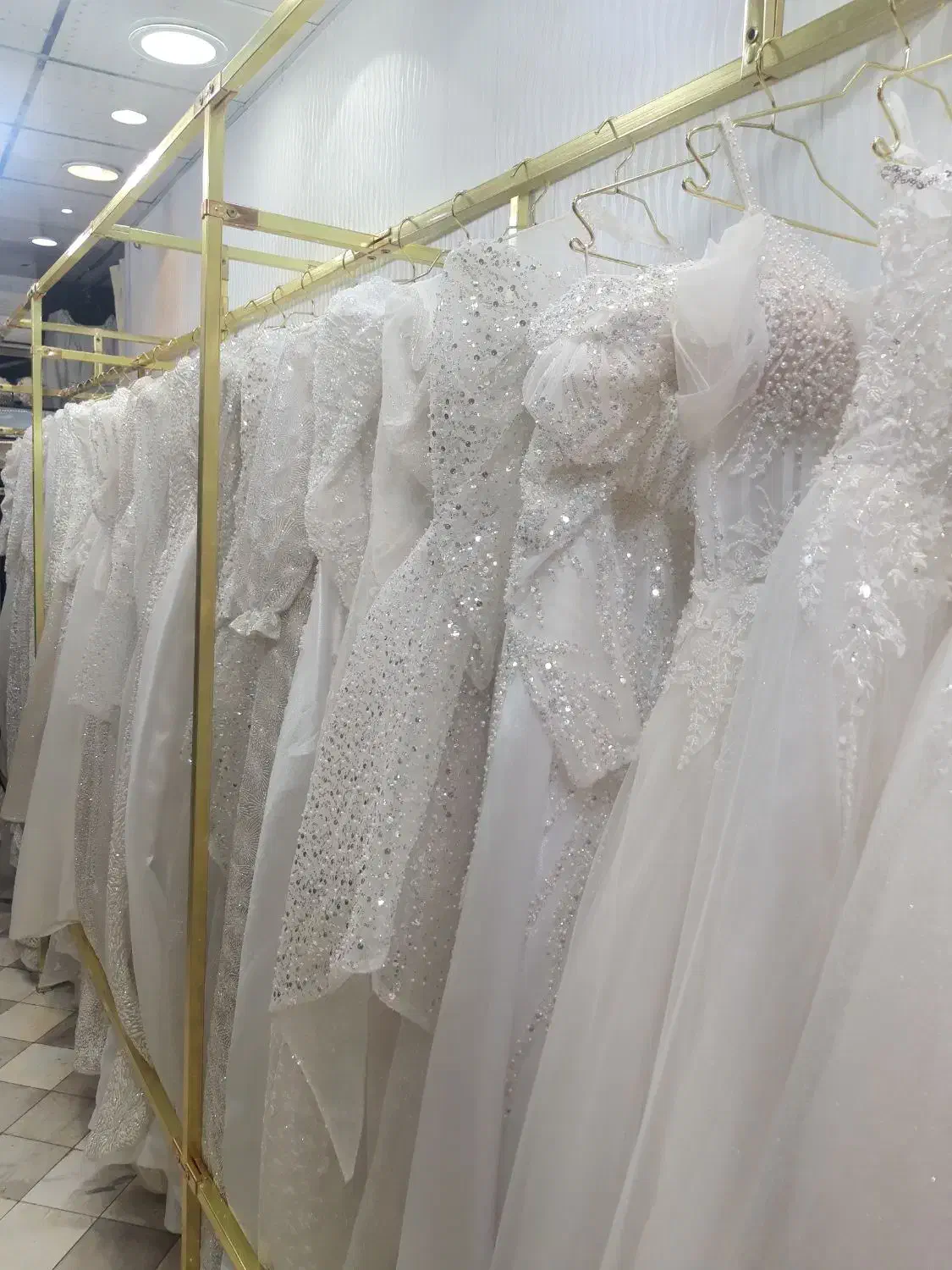 حراج فوری فروش لباس عروس و نامزدی|لباس|قم, باجک یک|دیوار