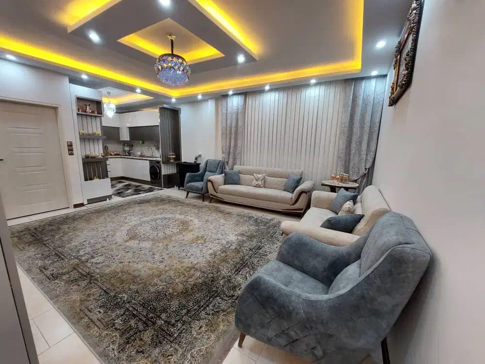 لوستر کنترلی وسط حال درجه یک درحد نو وارداتی|لوستر و چراغ آویز|ورامین, ورامین|دیوار