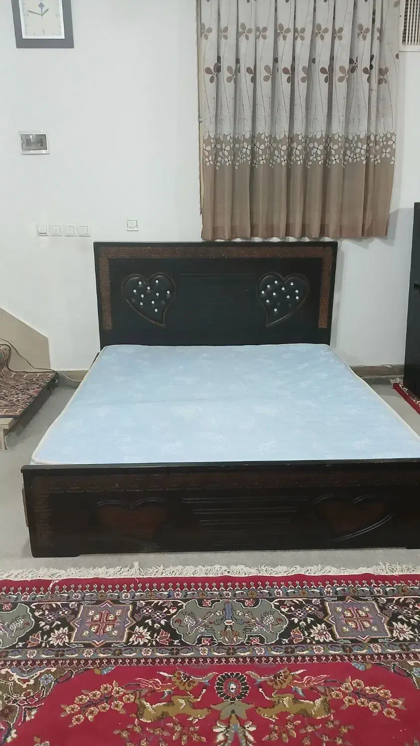 تختخواب دونفره با تشک رویال در حد نو|تخت و سرویس خواب|نظرآباد, شهرک سید جمال الدین|دیوار