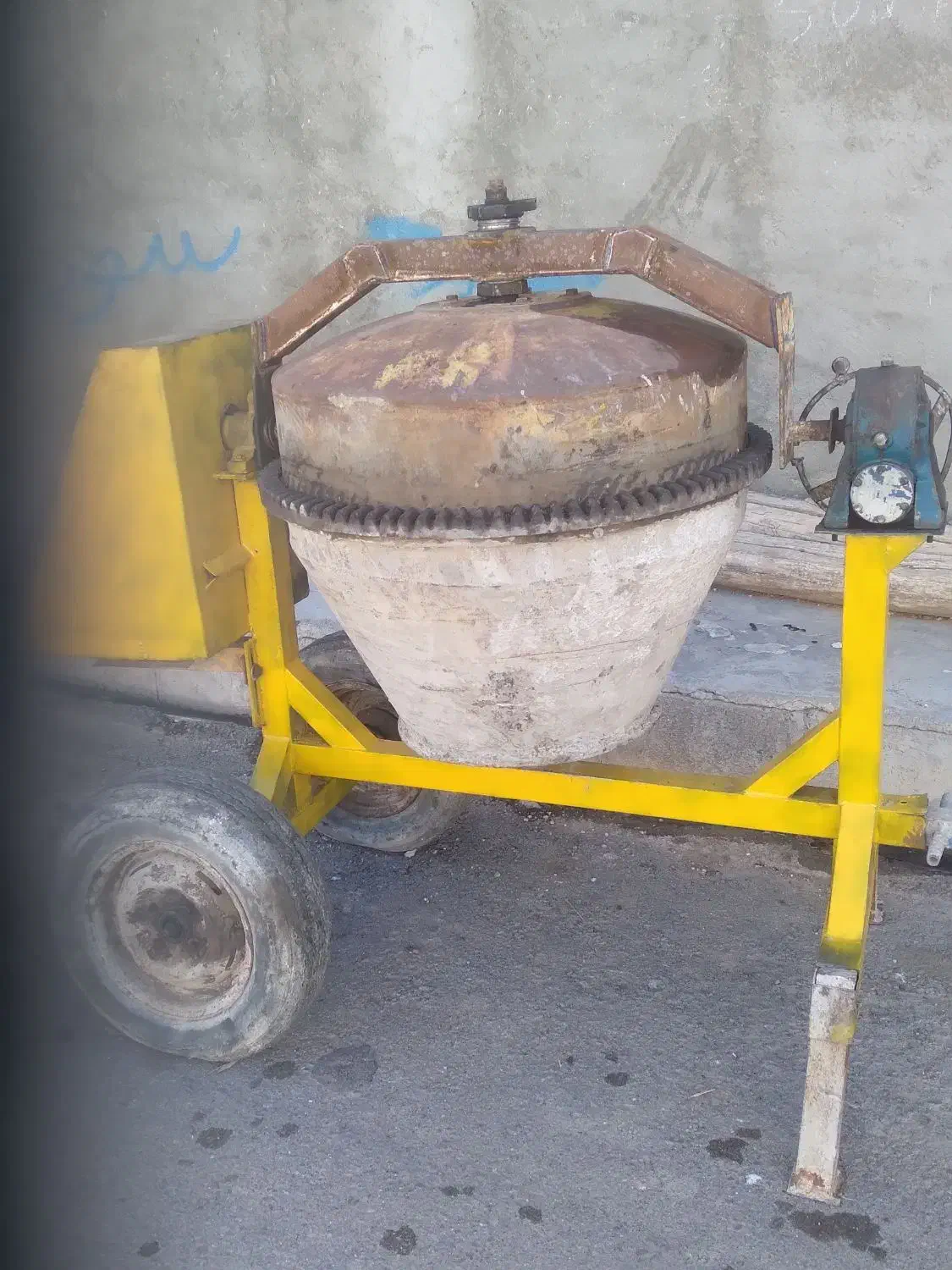 بتونر|ماشین‌آلات صنعتی|ورزقان, |دیوار