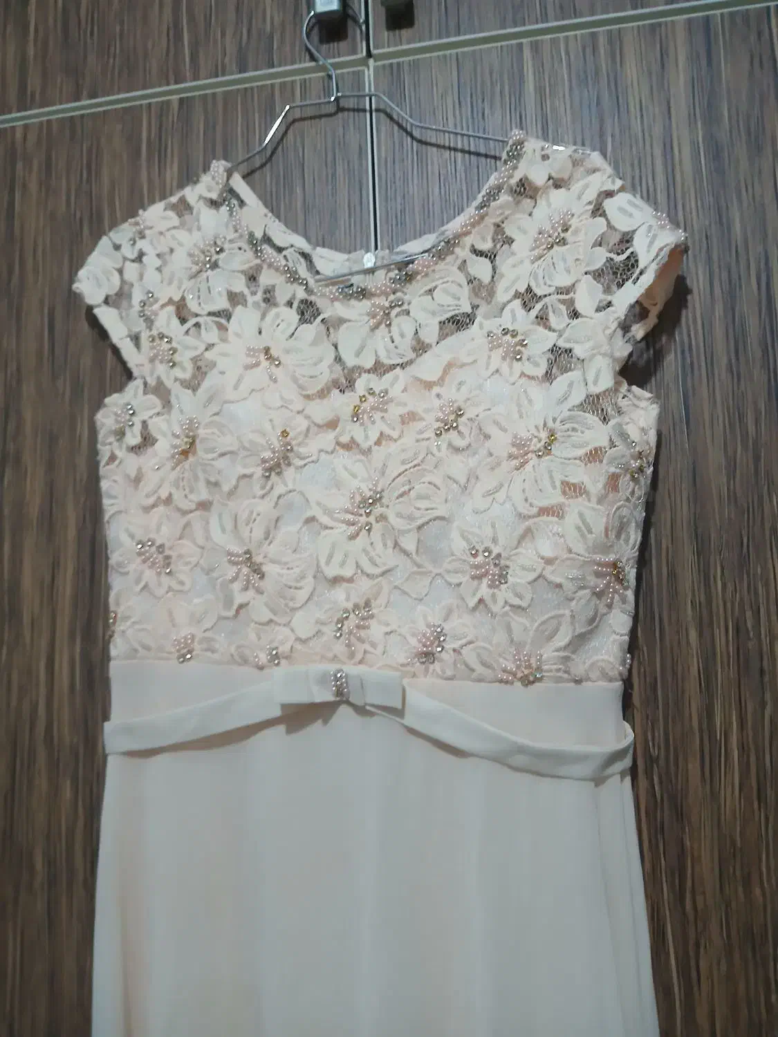 پیراهن مجلسی|لباس|رشت, کوی طالقانی|دیوار