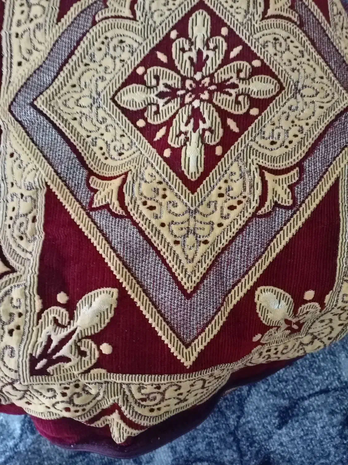 برگه بالش تازه|رختخواب، بالش، پتو|مریوان, |دیوار