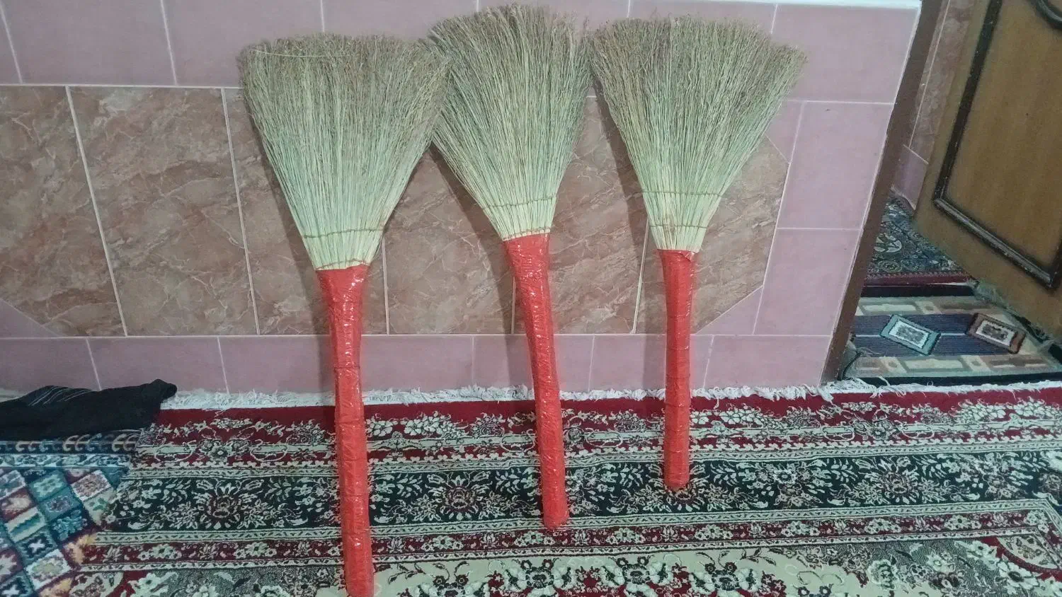 جارو|لوازم نظافت|یاسوج, |دیوار