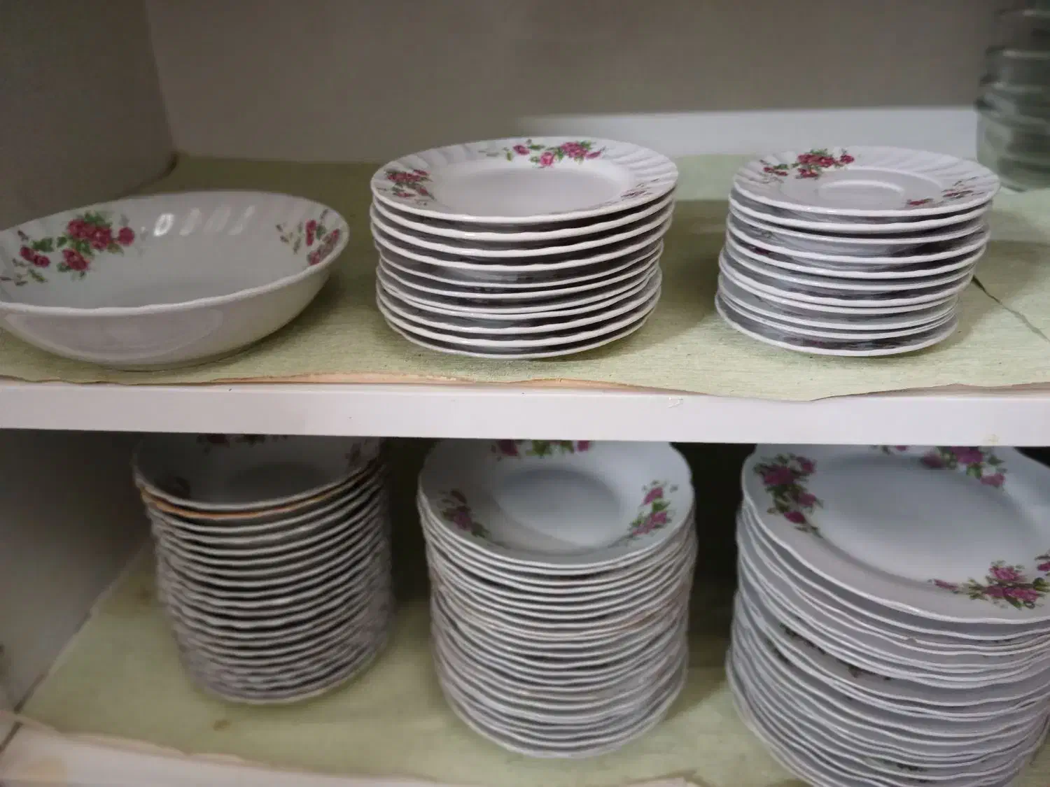 زیبا|ظروف سرو و پذیرایی|قم, علی آباد سعدگان|دیوار