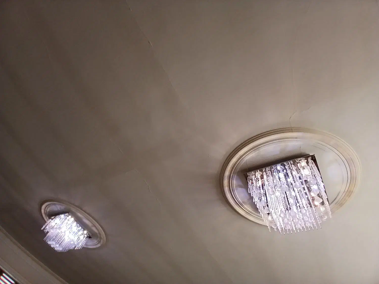 لوستر سقفی دوعدد|لوستر و چراغ آویز|کرج, باغستان|دیوار