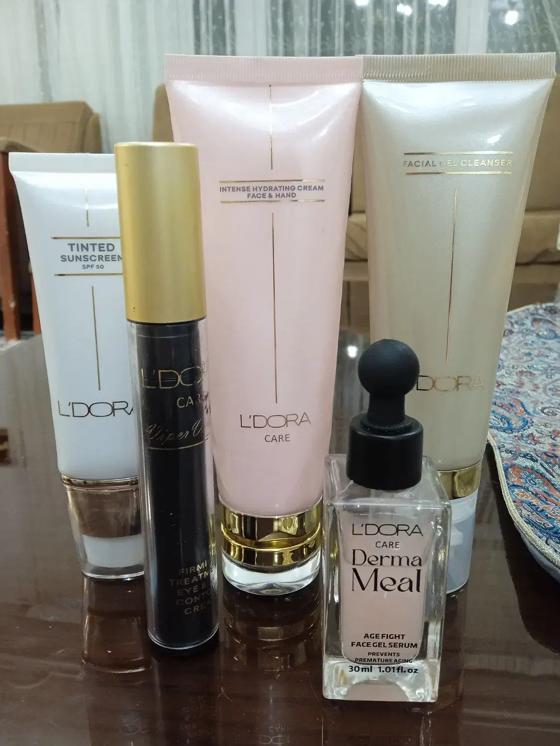 محصولات آرایشی بهداشتی لدورا|آرایشی، بهداشتی، درمانی|قروه, |دیوار