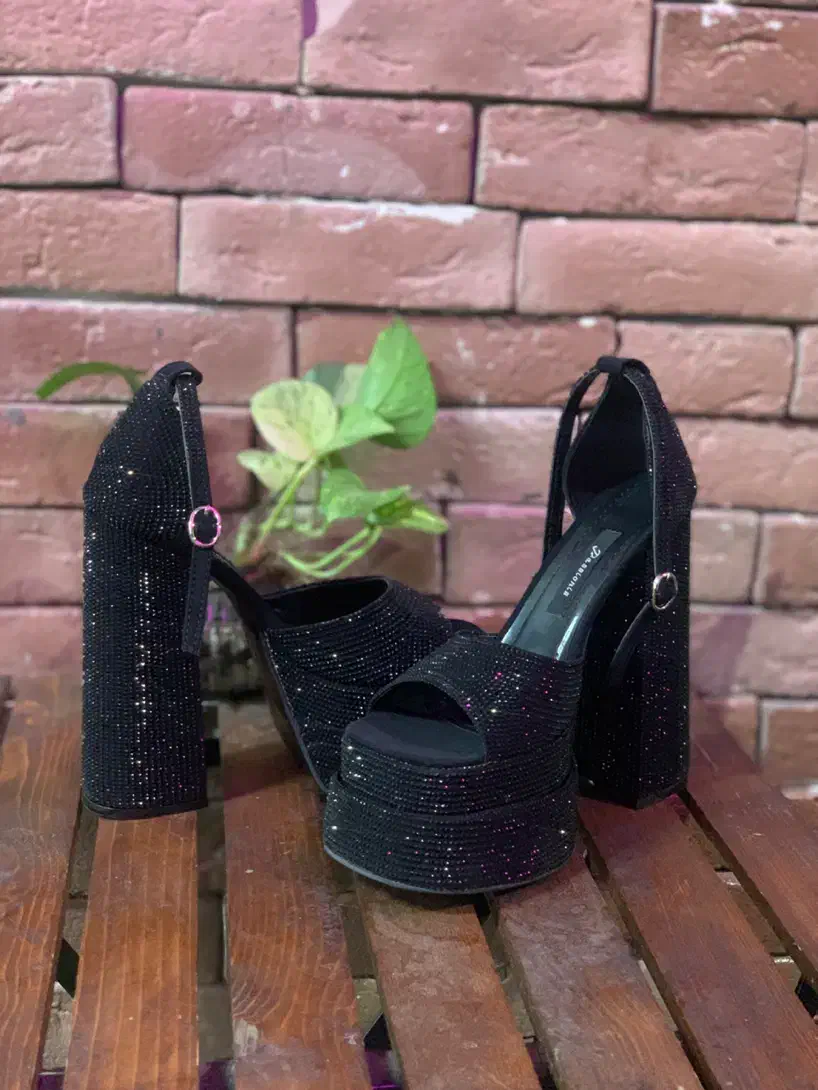 کفش مجلسی|کیف، کفش، کمربند|خوانسار, |دیوار