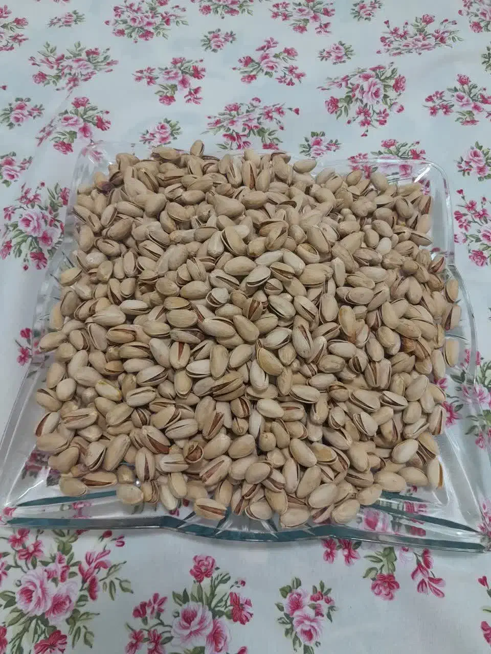 پسته اکبری فروشی|خوردنی و آشامیدنی|قم, منبع آب|دیوار
