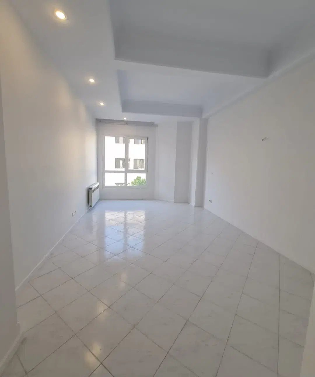 نیاوران ۱۳۰ متر ۲ خوابه با امکانات کامل طبقه ۴