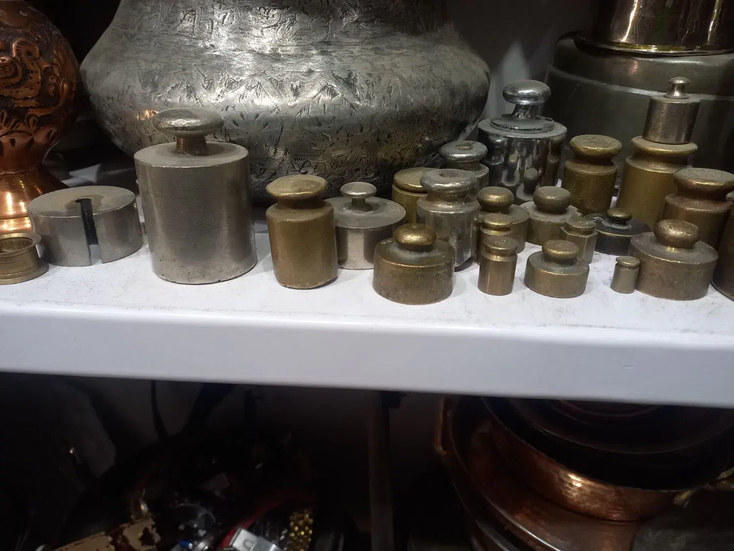 سنگ ترازو برنج قدیمی|کلکسیون اشیاء عتیقه|اراک, |دیوار