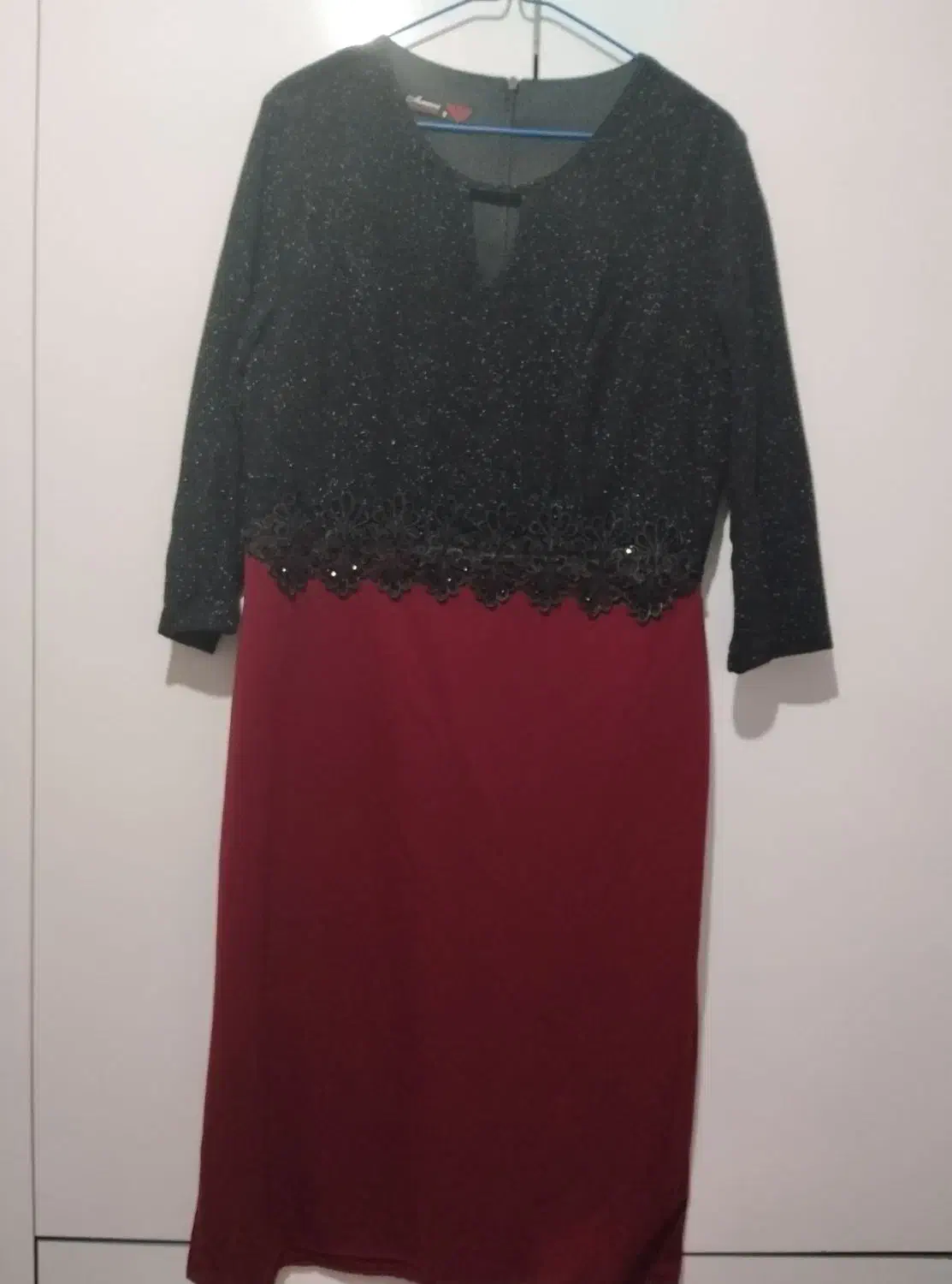 لباس مجلسی|لباس|رباطکریم, شترخوار|دیوار