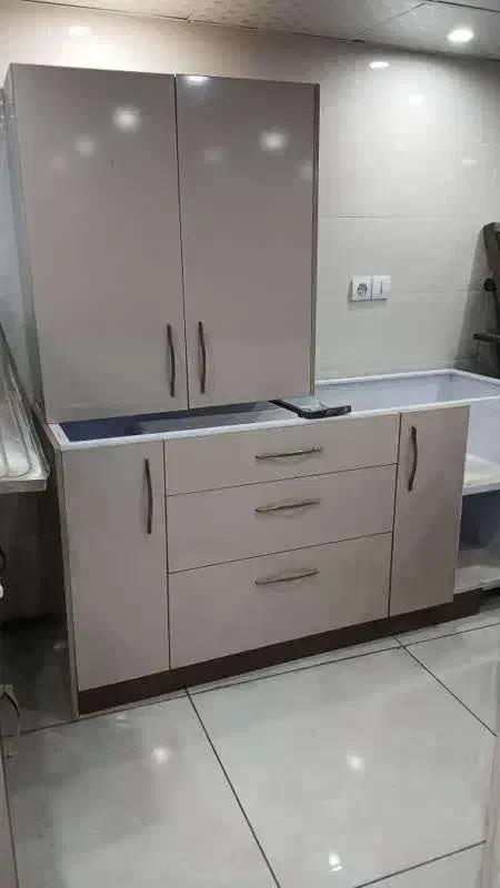 کابینت با بدنه فلز و در ام دی اف-در حد نو-6 متر|مصالح و تجهیزات ساختمان|آباده, |دیوار