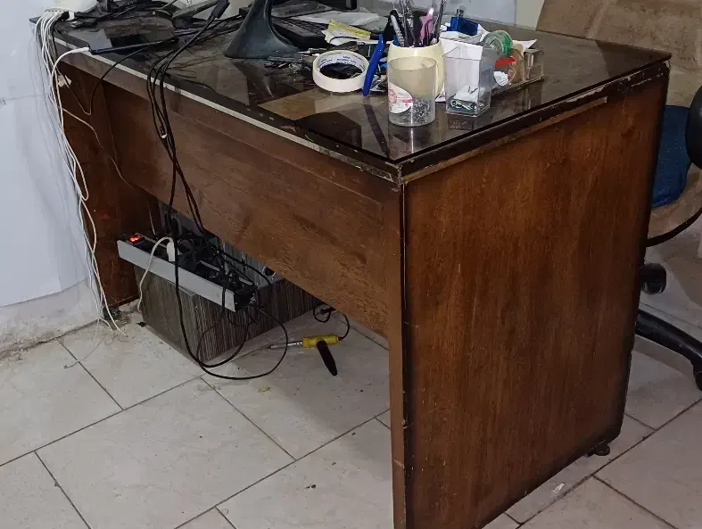 میز کارمندی چوبی باشیشه|مبلمان اداری|قزوین, |دیوار