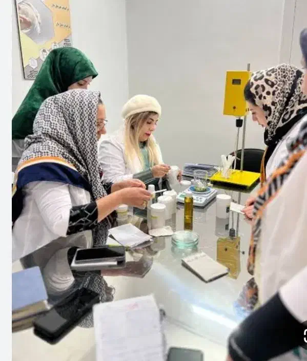 آموزش تخصصی کرمسازی،فرمولاسیون محصولات آرایشی+مدرک|خدمات آموزشی|مشهد, راهنمایی|دیوار