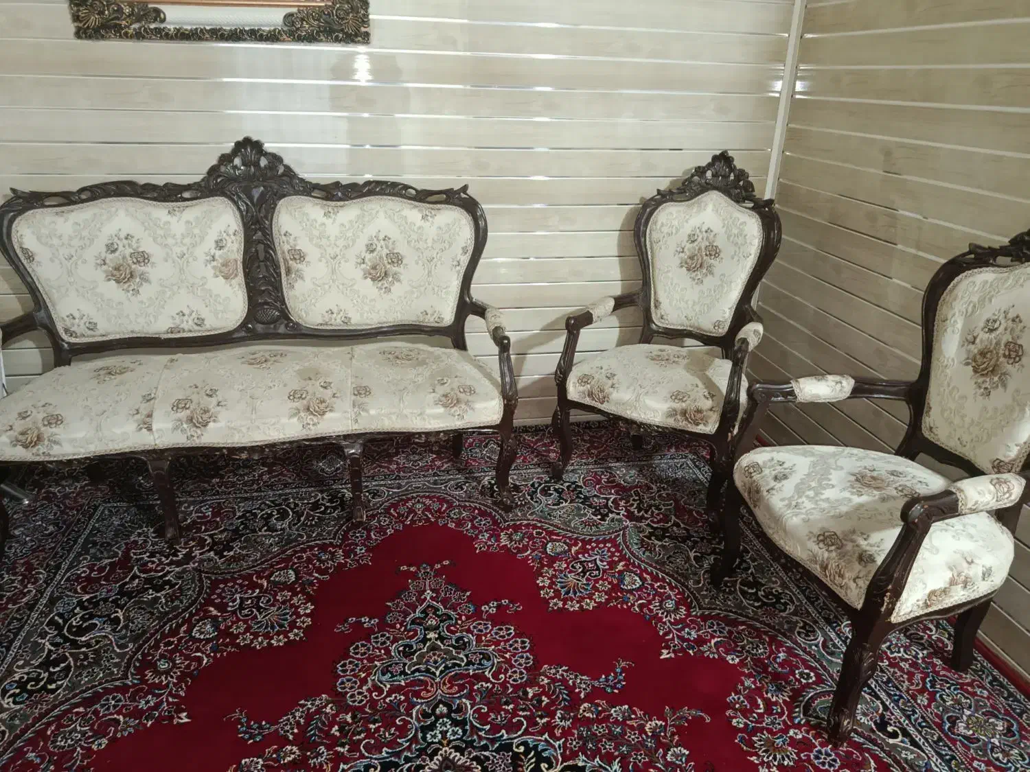 یک دست مبل۷نفره سلطنتی|مبلمان خانگی و میز عسلی|هشتگرد, تهران دشت|دیوار