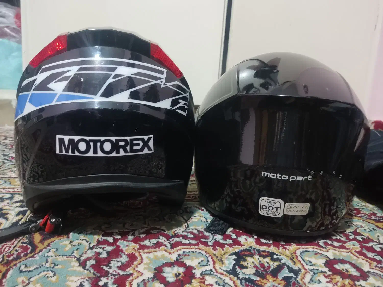 دو عدد کلاه کاسکت سالم بدون هیچ ضربه ای|قطعات یدکی و لوازم جانبی|دماوند, گیلاوند|دیوار