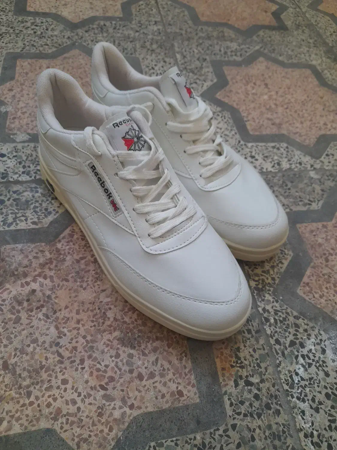 کتونی اسپرت reebok آکبند و نو|کیف، کفش، کمربند|لنگرود, |دیوار