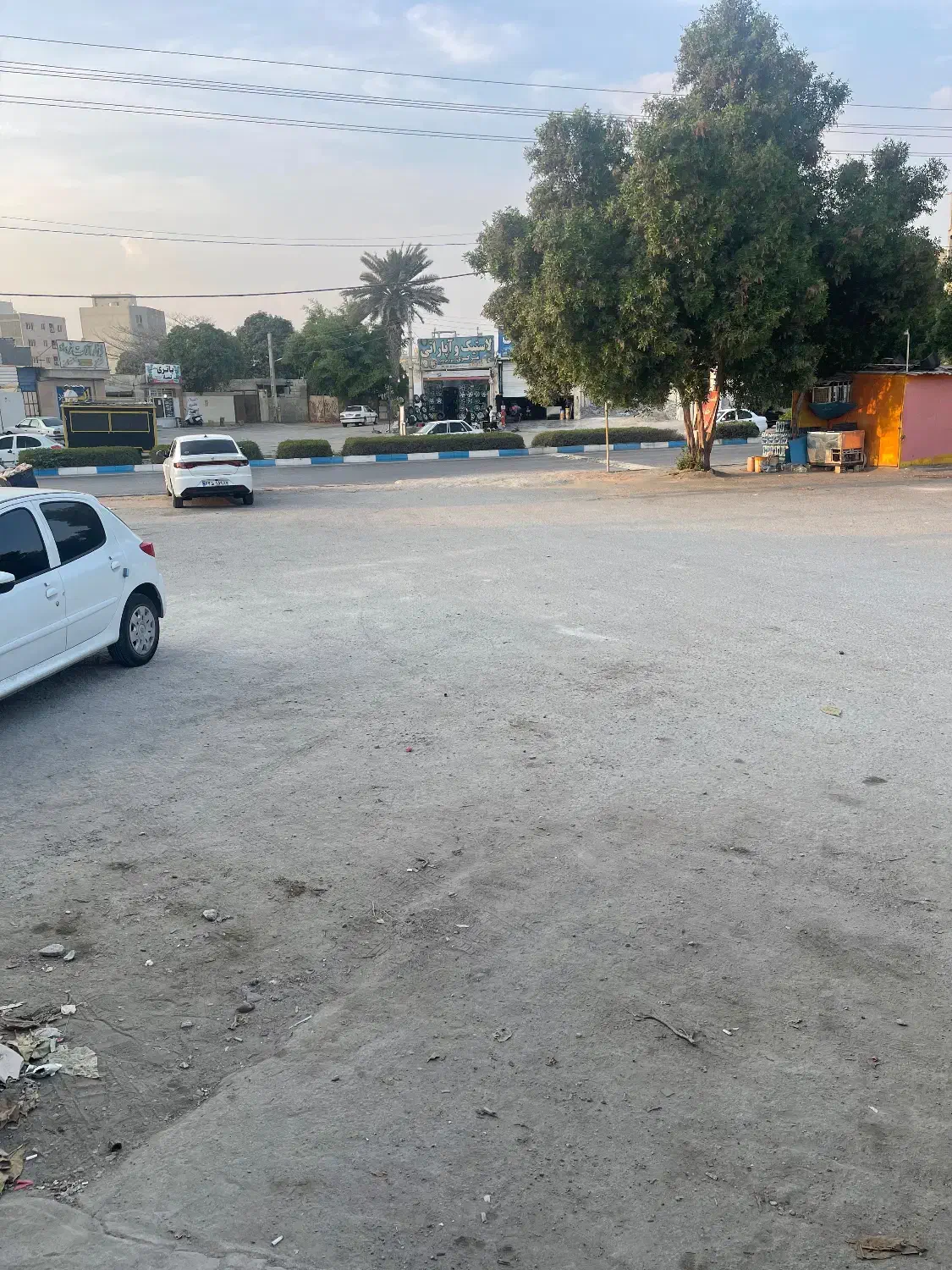 میدان ۹ دی خیابان سوم خرداد سر خیابون اصلی|اجارهٔ مغازه و غرفه|بندرعباس, |دیوار