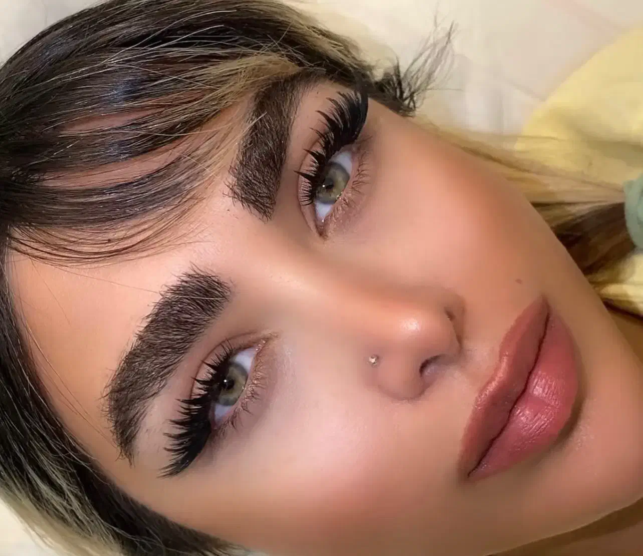 کاشت مژه|خدمات آرایشگری و زیبایی|خرم‌آباد, |دیوار