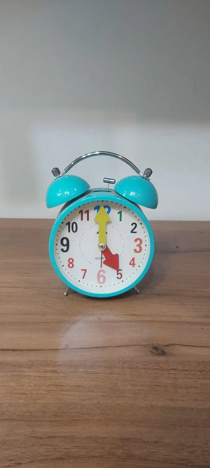 ساعت رومیزی زنگ دار|ساعت دیواری و تزئینی|تهران, پرستار|دیوار