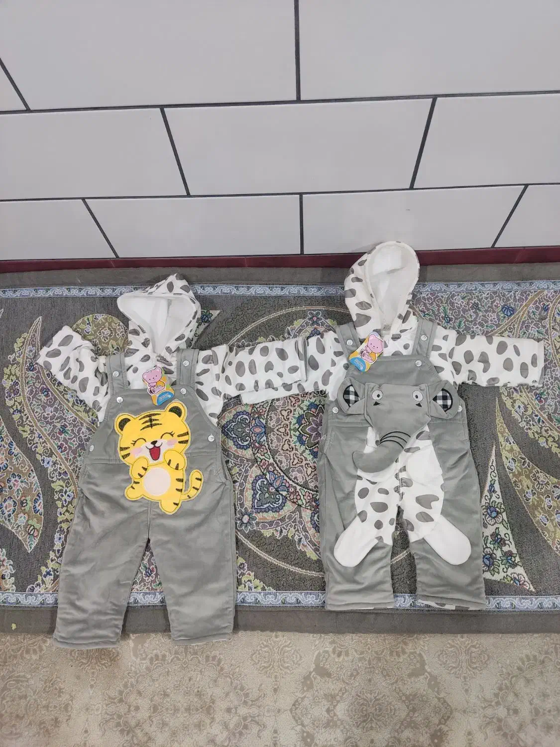 فروش دو عدد بلوز کلاه دار سرهمی نوزادی|کفش و لباس بچه|شهرکرد, |دیوار