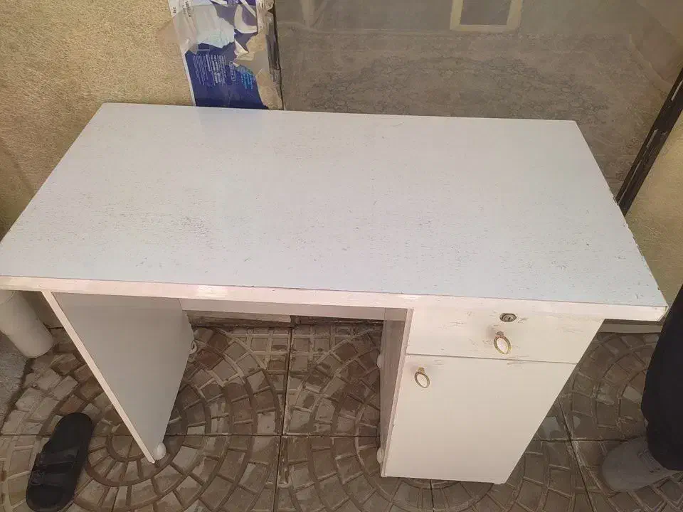 میز کار در حد نو|میز تحریر و کامپیوتر|نقده, |دیوار