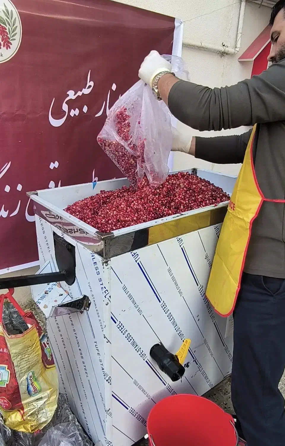 آب انار تازه از باغ . طبیعی  فقط لیتری ۱۰۰هزار|خوردنی و آشامیدنی|گرگان, |دیوار