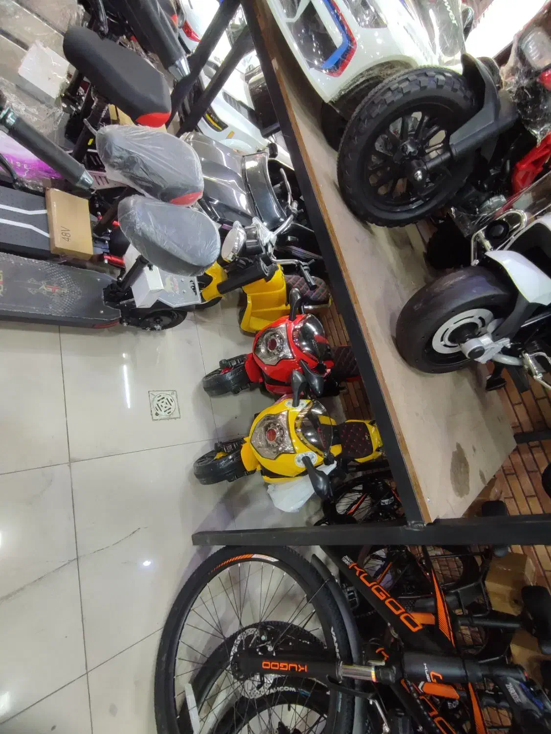 ماشین شارژی اقساطی آفرودی موتور شارژی سوزوکی|اسباب‌‌بازی|مهاباد (آذربایجان غربی), |دیوار