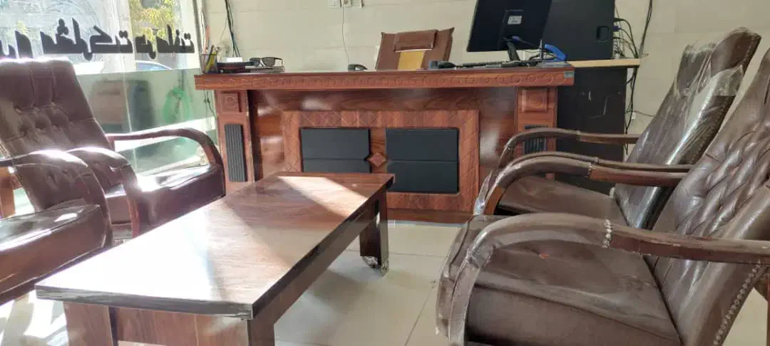 فروش تعدادی میز و صندلی|مبلمان اداری|کرمانشاه, |دیوار