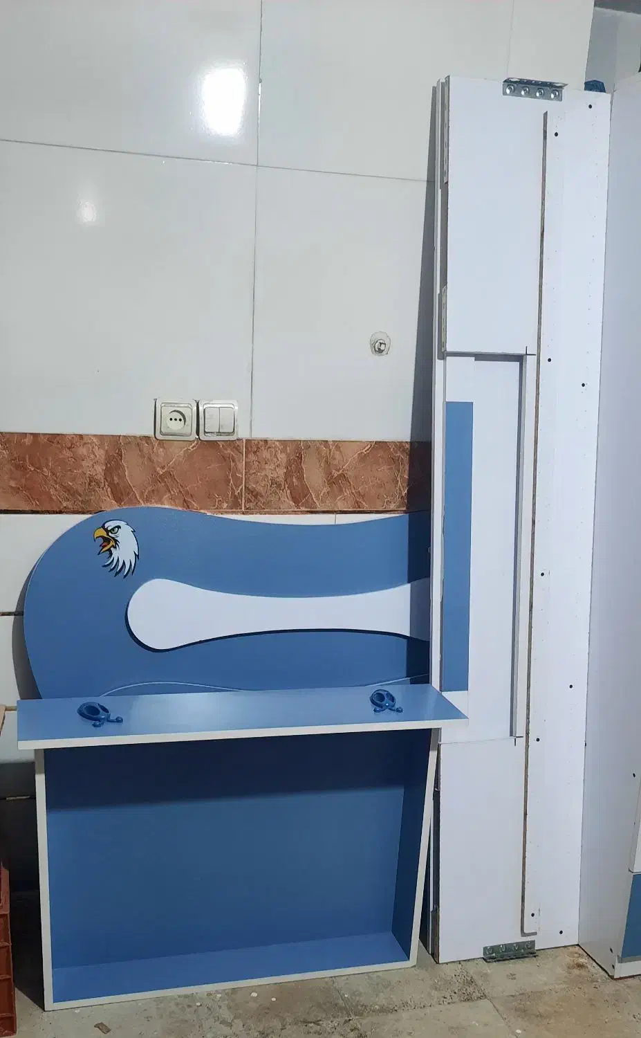 کمدو ویترین پسرانه در حد نو|تخت و سرویس خواب|هشتگرد, فاز ۷ مهستان|دیوار