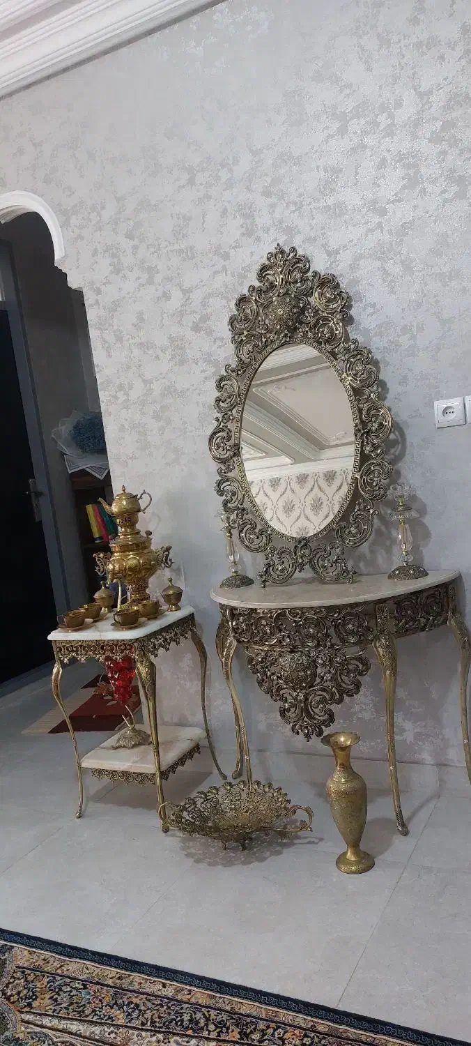 آینه و شمعدان برنجی ۲۹۰۰۰۰۰۰|آینه|شبستر, |دیوار