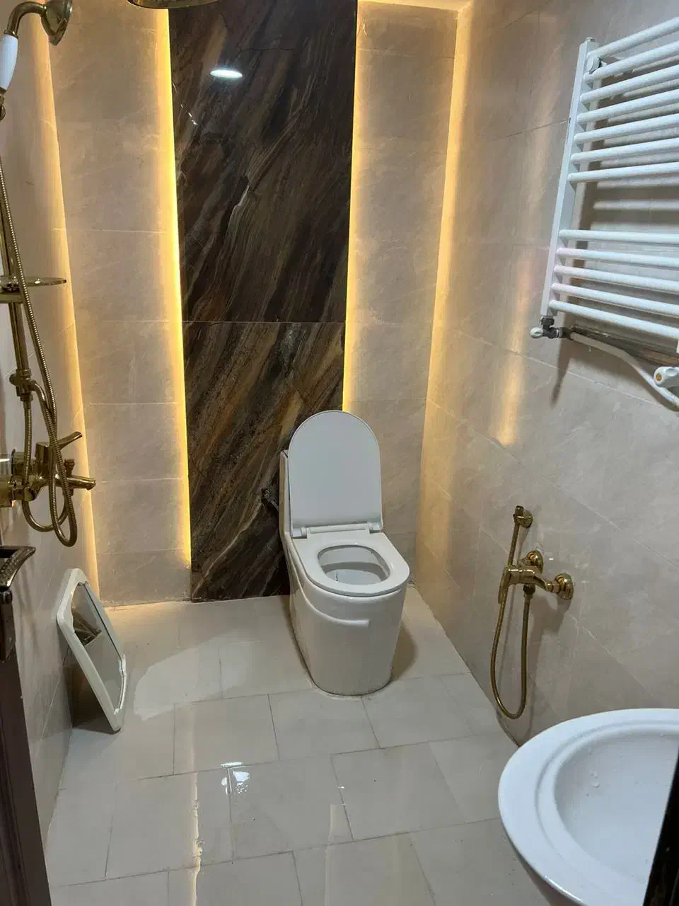 معاوضه باغ با آپارتمان ۷۰۰متر آب وبرق دارد|فروش خانه و ویلا|گلمکان, |دیوار