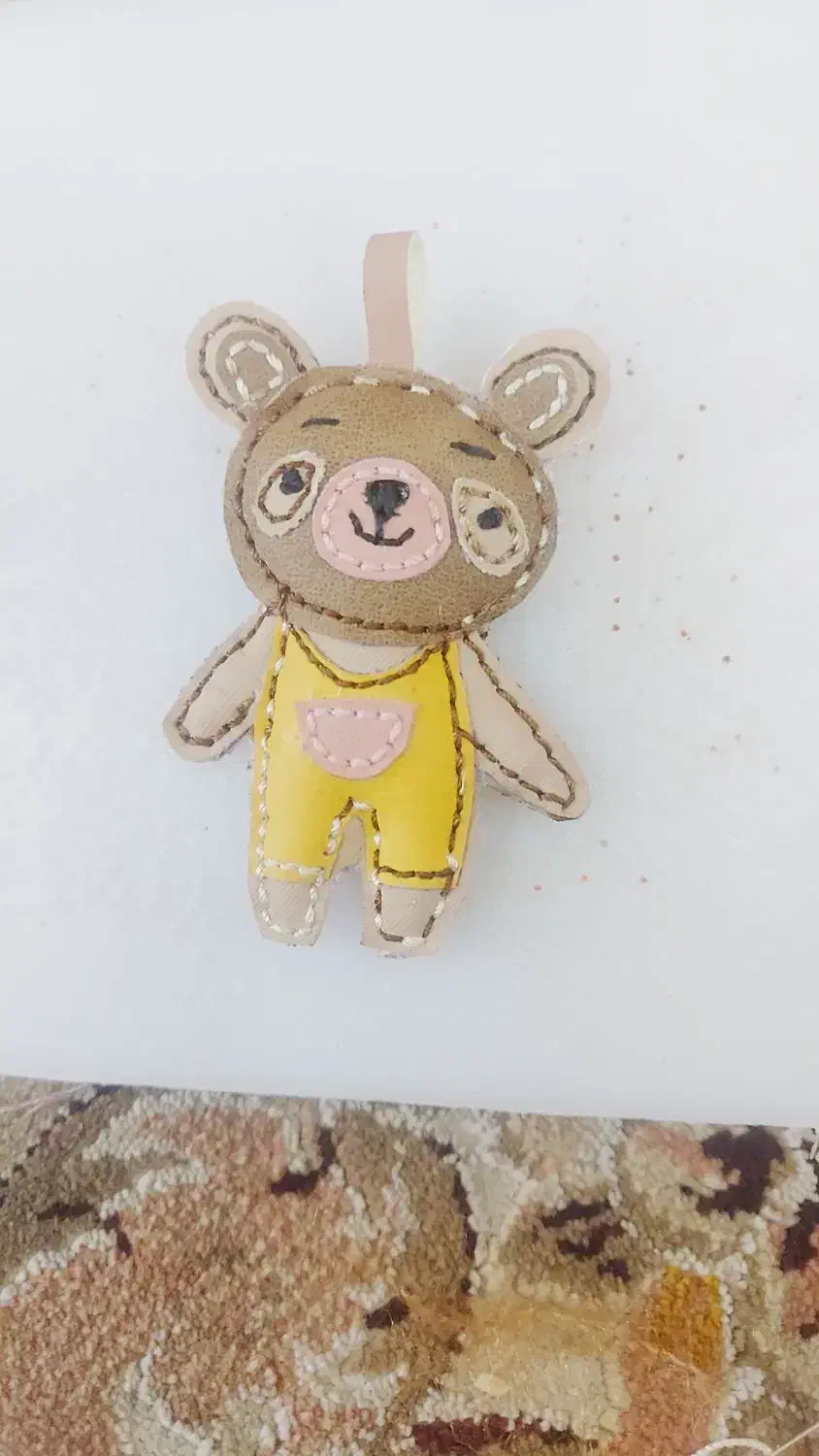 دوخت عروسک کوچک چرم|اسباببازی بچه|شوشتر, |دیوار