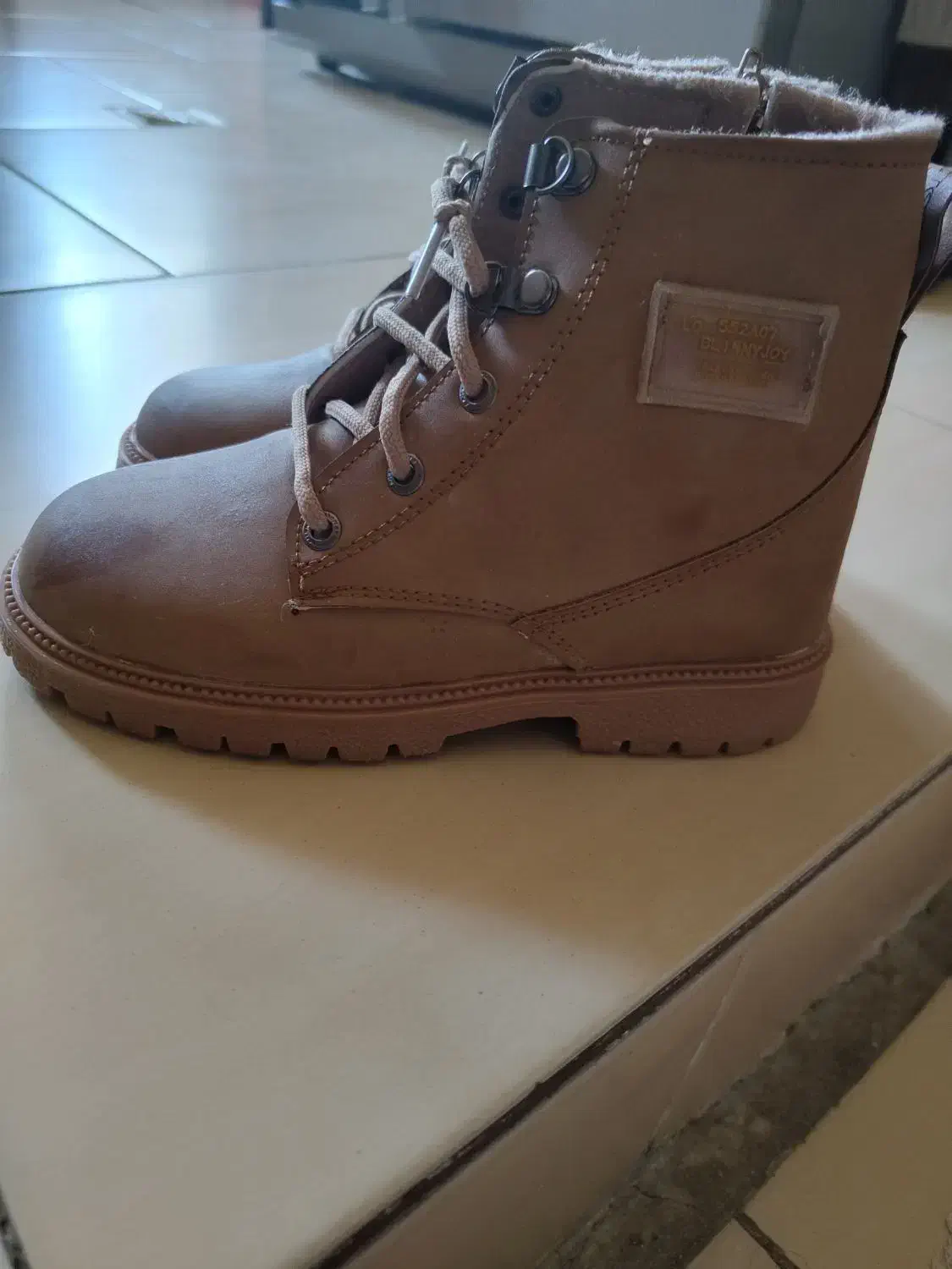 تعدادی کفش نو پوشیده نشده ،به خریدار تخفیف میدم|کفش و لباس بچه|نظرآباد, نظرآباد|دیوار