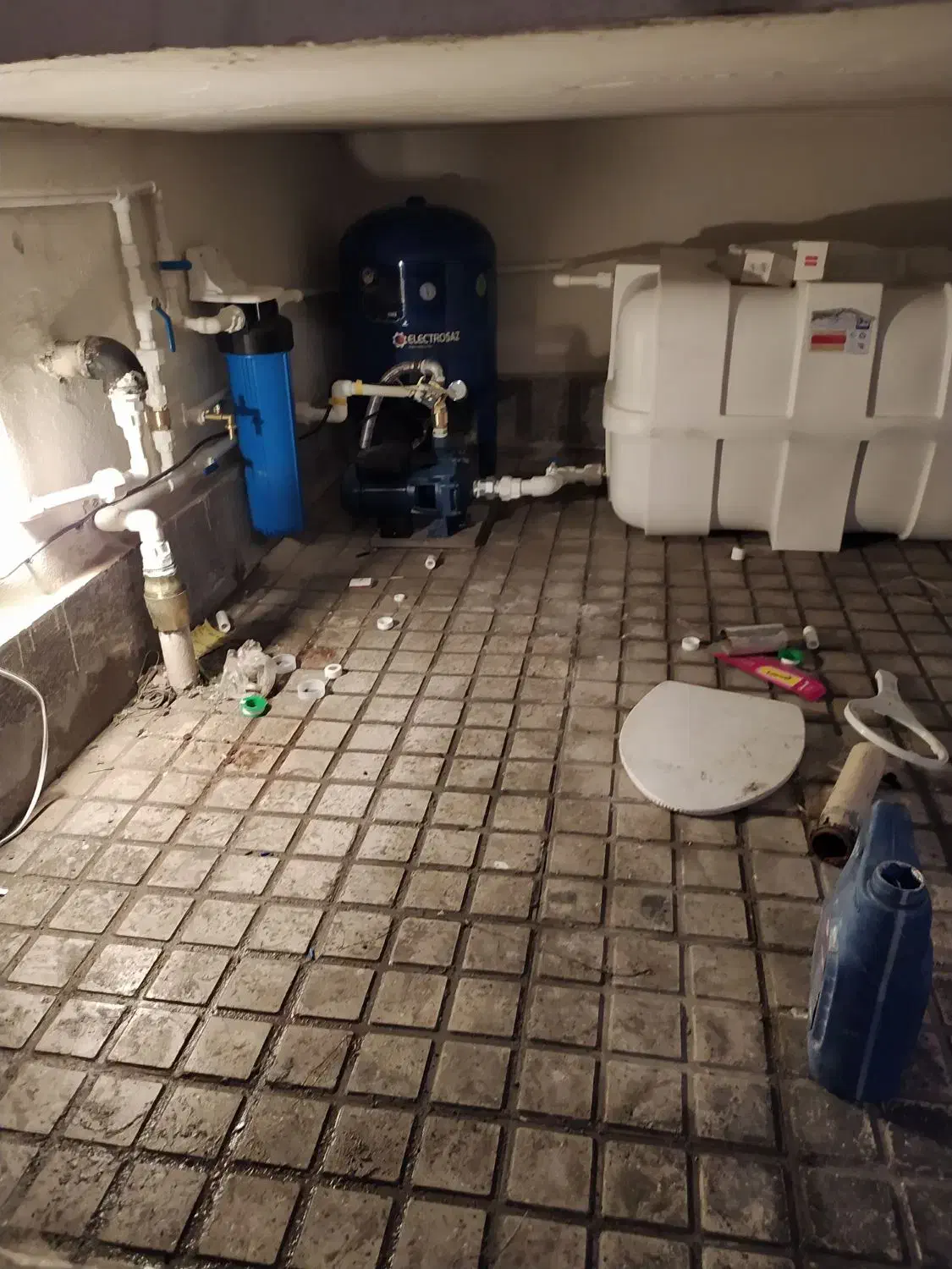 لوله کشی نصب پمپ|خدمات پیشه و مهارت|تهران, فلسطین (میدان انقلاب)|دیوار