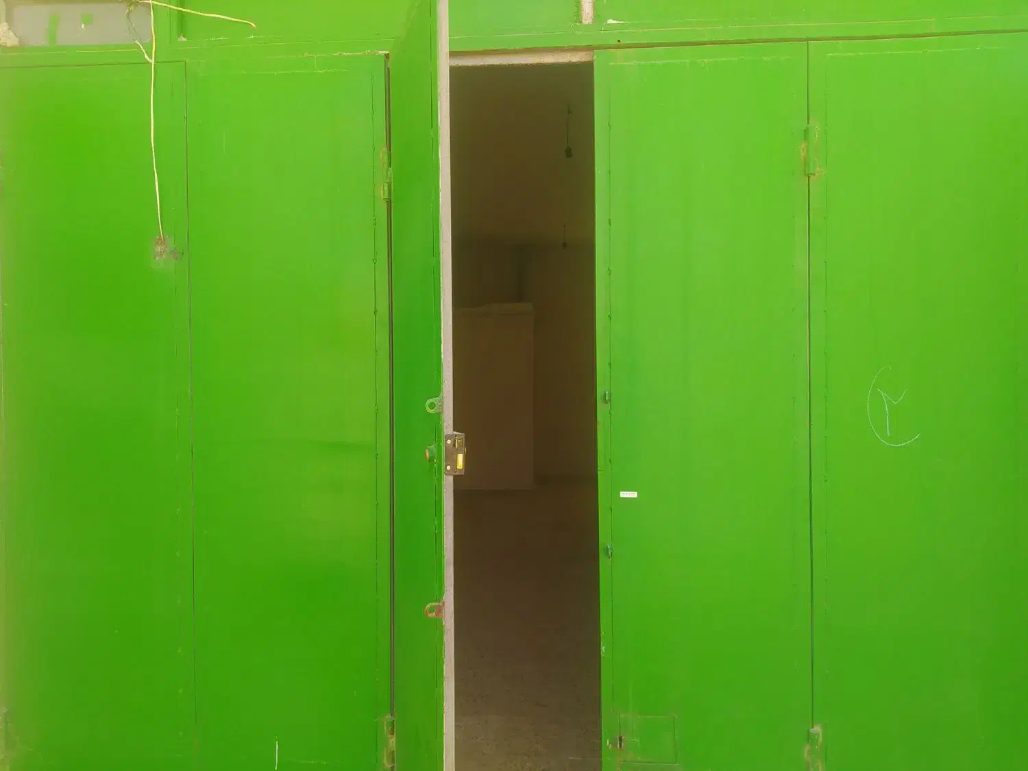 رهن واجاره|اجارهٔ مغازه و غرفه|شیراز, قلات|دیوار