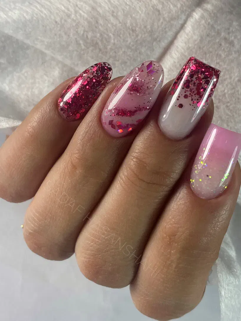 اجاره اتاق مشترکی برای لاین ناخن|خدمات آرایشگری و زیبایی|شیراز, فرهنگ شهر|دیوار