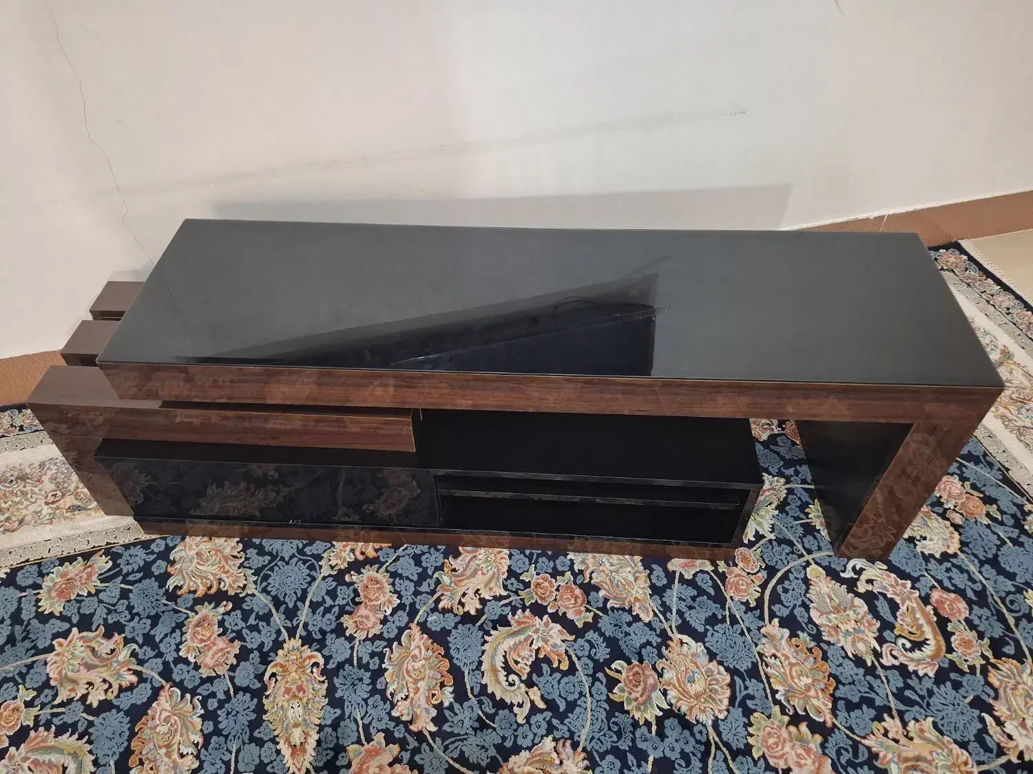 زیرتلوزیونی|میز تلویزیون|بندر دیر, |دیوار