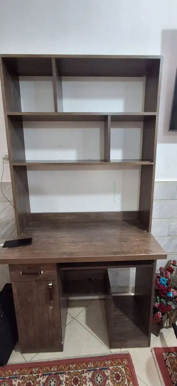 کتابخانه|کتابخانه، شلف، قفسه‌های دیواری|ورامین, ورامین|دیوار