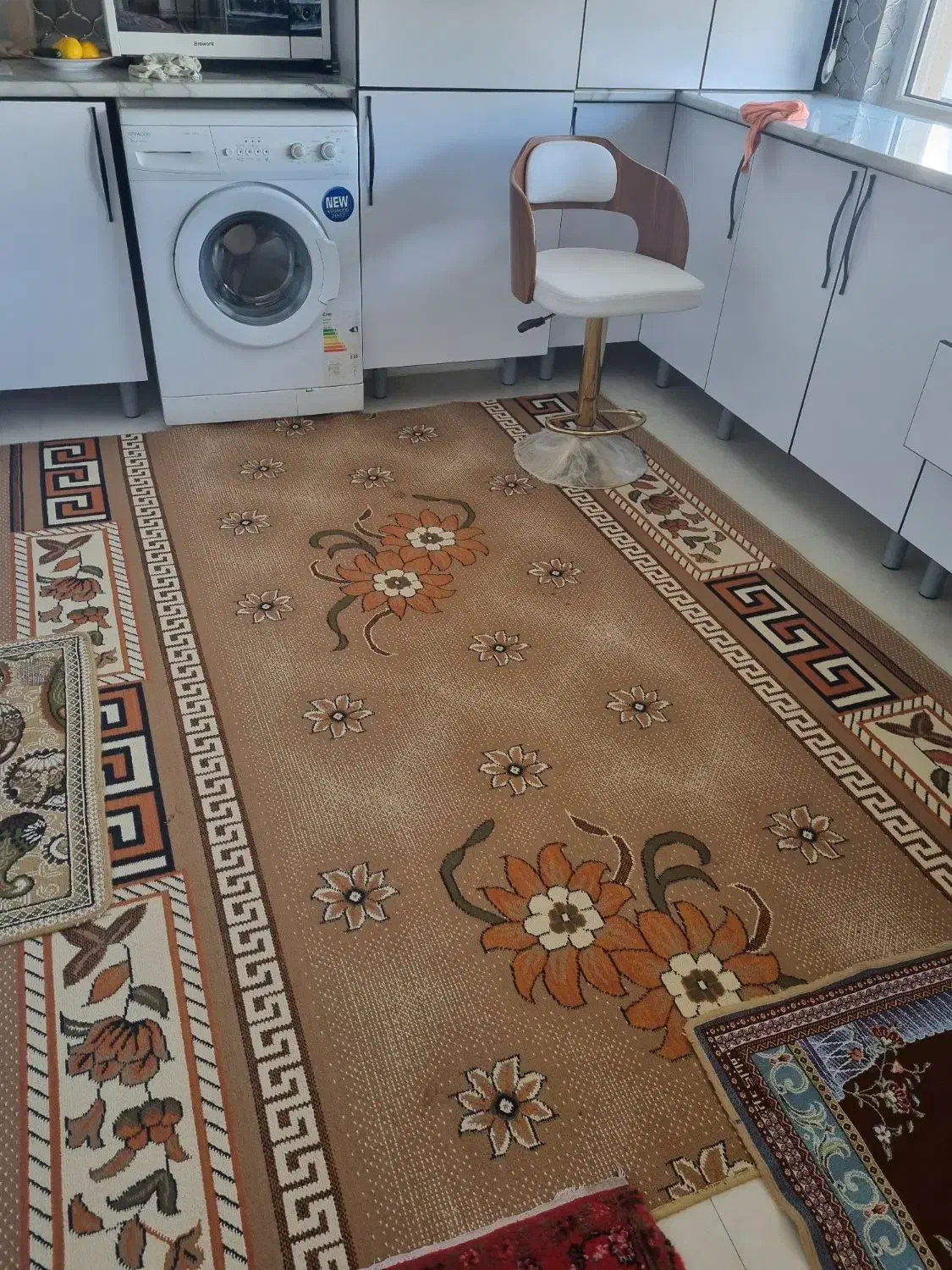 کنار فرش و گلیم|فرش|کنگاور, |دیوار